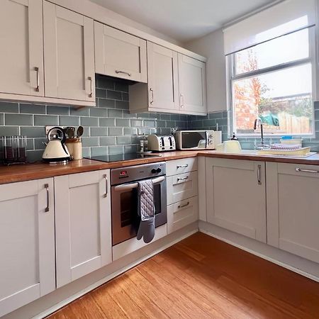 Charming Victorian Cottage Steps From Historic Chester - Free Parking מראה חיצוני תמונה
