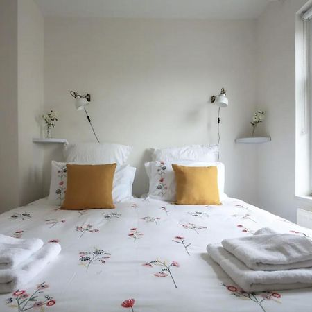 Charming Victorian Cottage Steps From Historic Chester - Free Parking מראה חיצוני תמונה