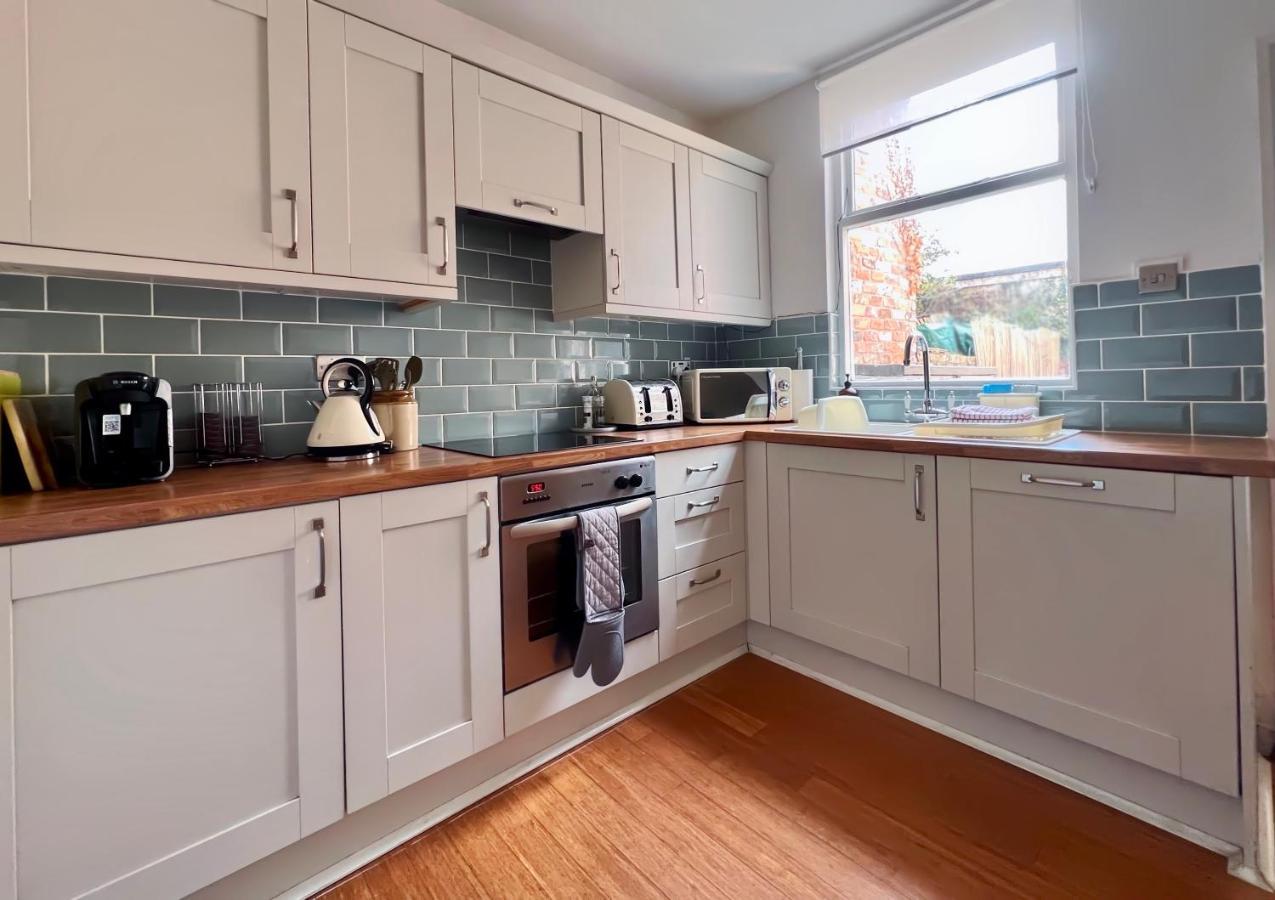 Charming Victorian Cottage Steps From Historic Chester - Free Parking מראה חיצוני תמונה
